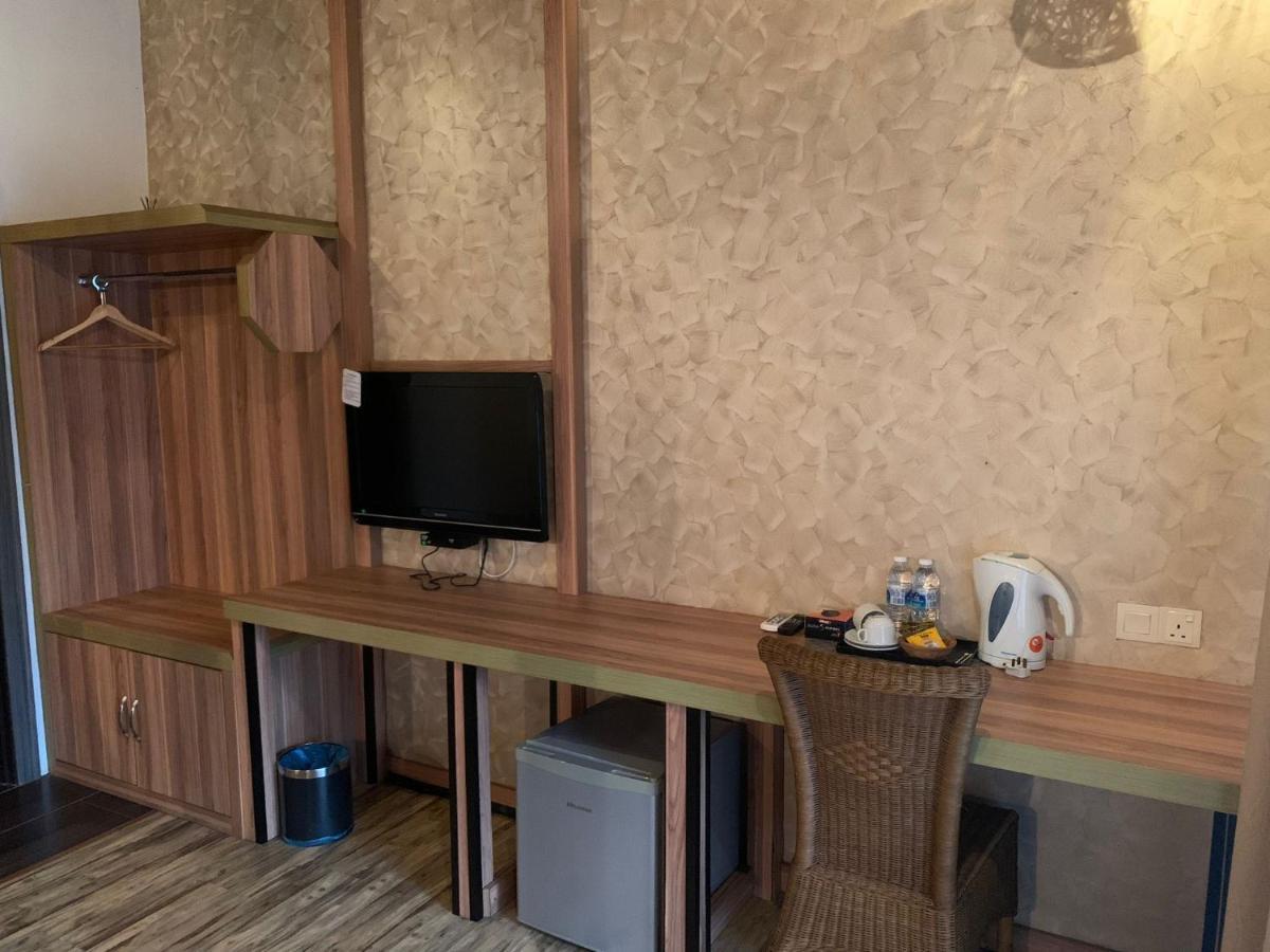 I Garden Hotel Ίπο Εξωτερικό φωτογραφία