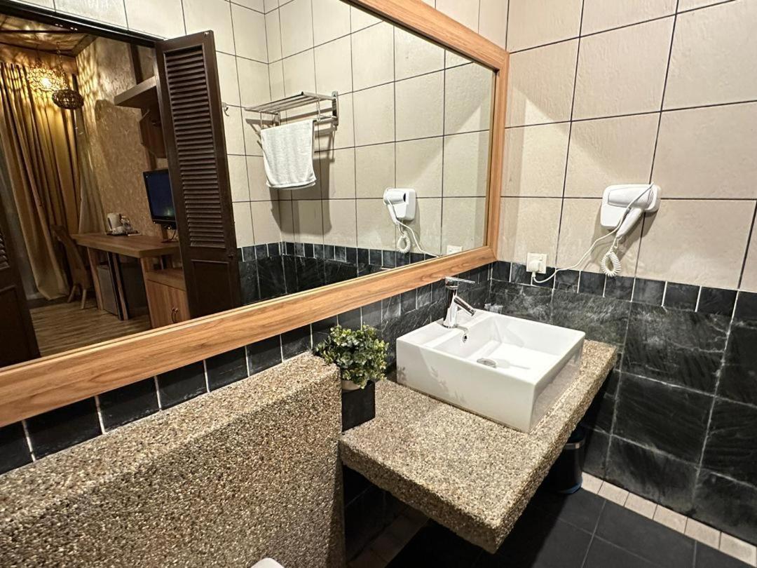 I Garden Hotel Ίπο Εξωτερικό φωτογραφία